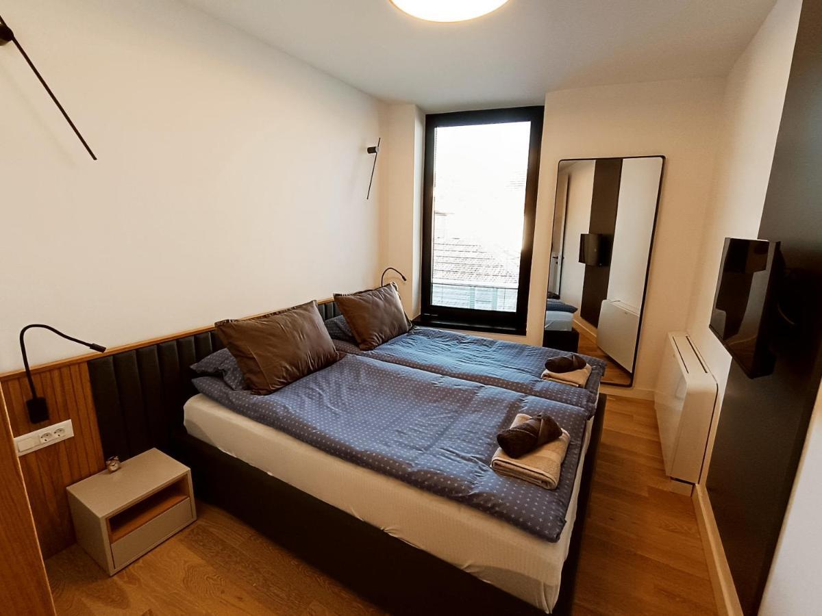 Apartment Luxapart Vrbanjusa Old City Centar Free Parking